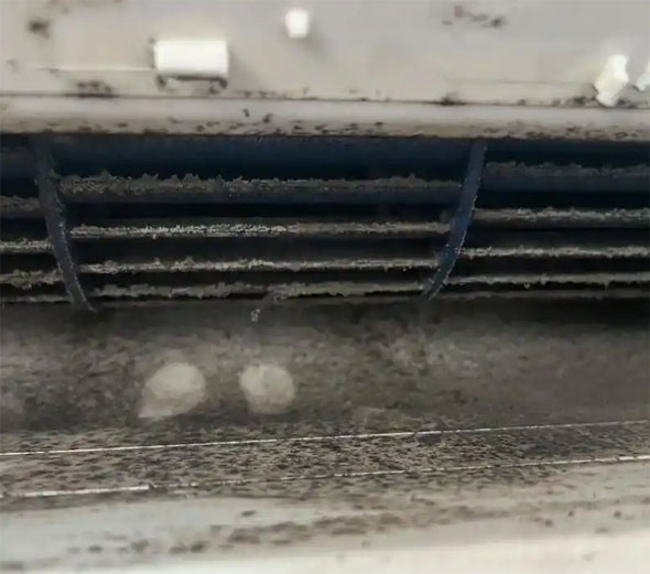 长春市空调吹的风有股烧焦味是怎么回事